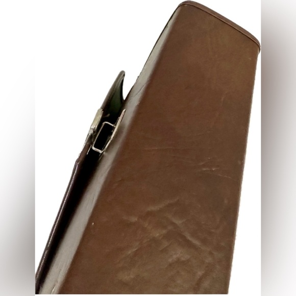 Hard Case For Detectives - Picture 7 of 11